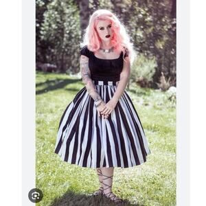 Pinup Couture Bella Vintage Gathered Swing Skirt Black White Striped Goth Small